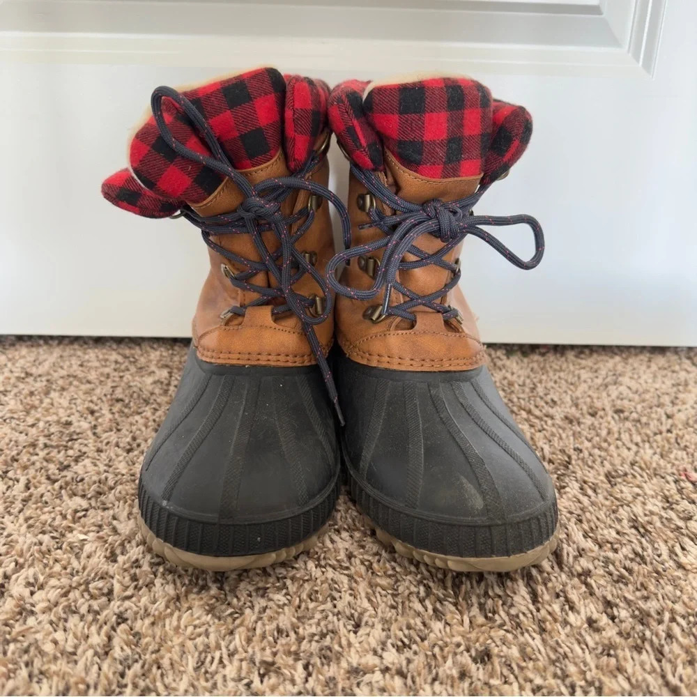 GAP Kids Lined Lace-Up Duck Boots Size 5/6